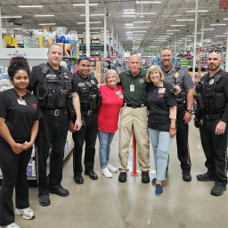 Image for DPD Officers Greeted at BJ's Wholesale